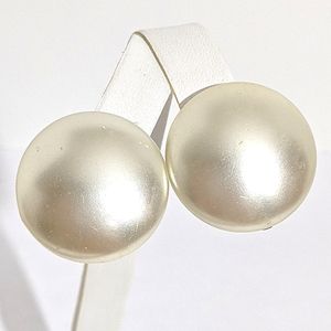 Vintage Light Cream Faux Pearl Clip Earrings